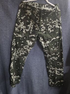 Men's Camouflage Cargo Pants - Green Camo